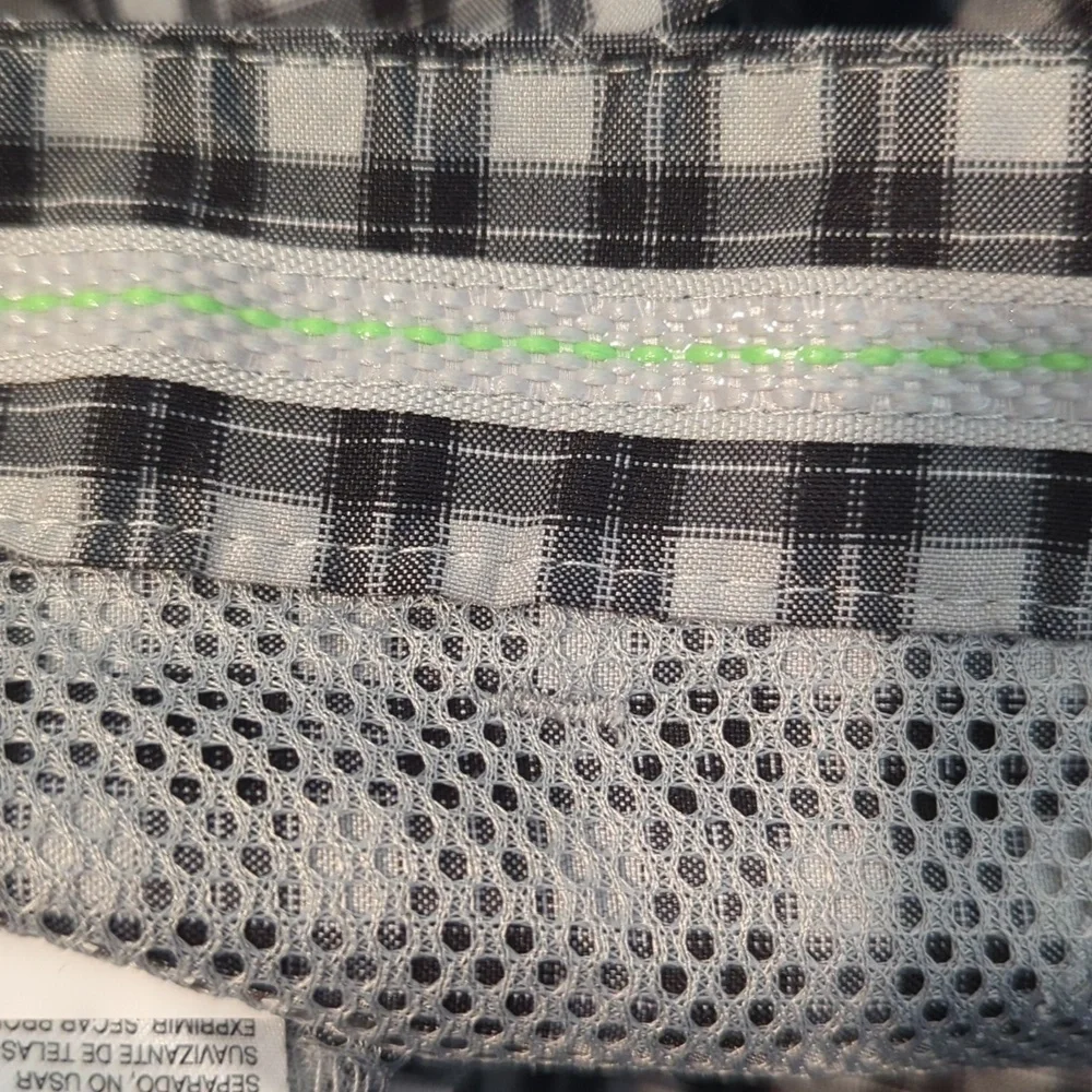 Izod Golf Shorts Size 38 Straight Black and Gray Plaid Flat Front-375 - Picture 8 of 8